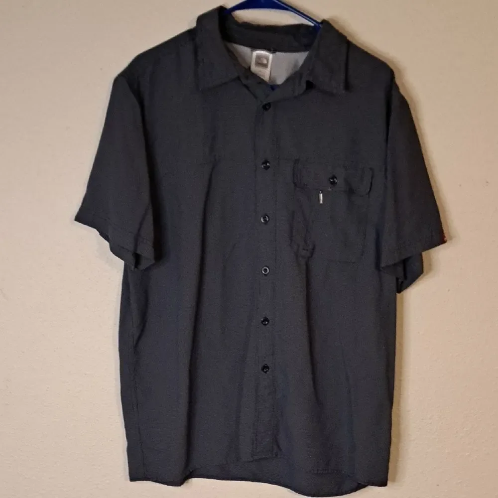 The North Face Men's Blue Short Sleeve Shirt size large